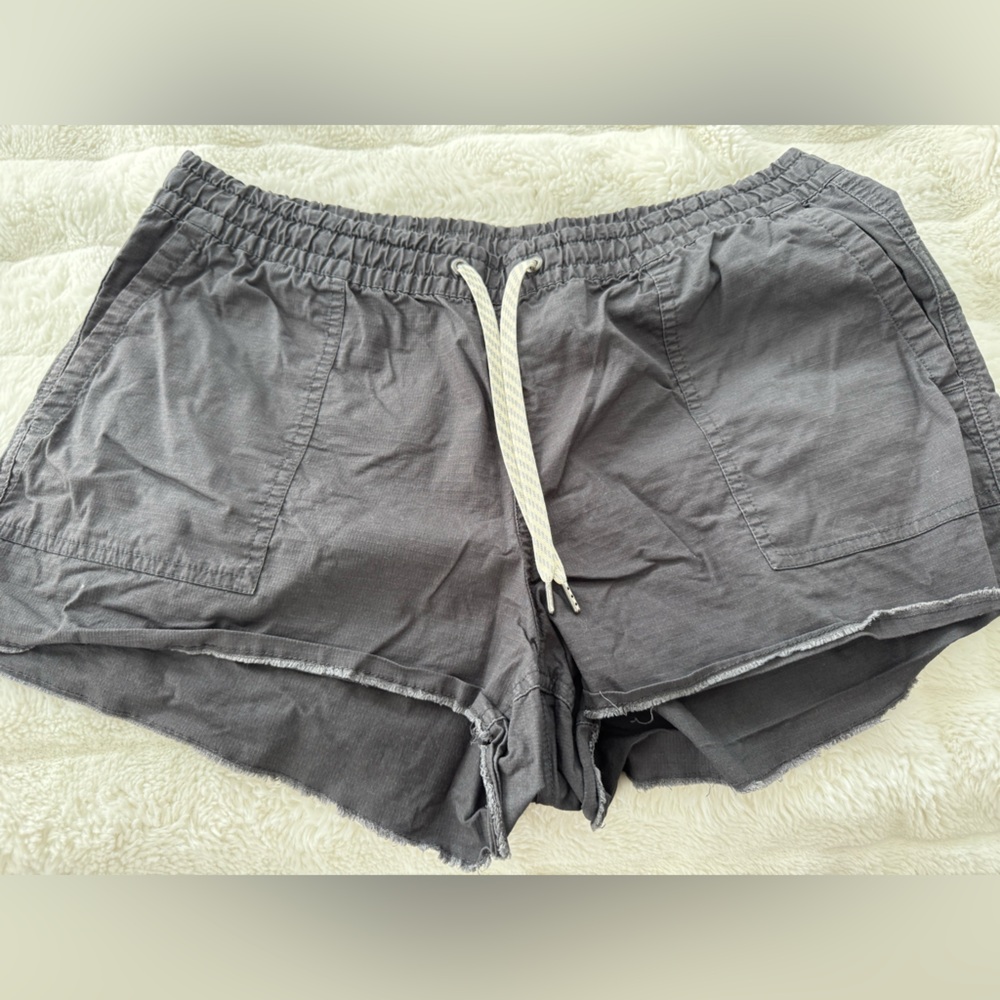 Vuori Elastic Waist Shorts